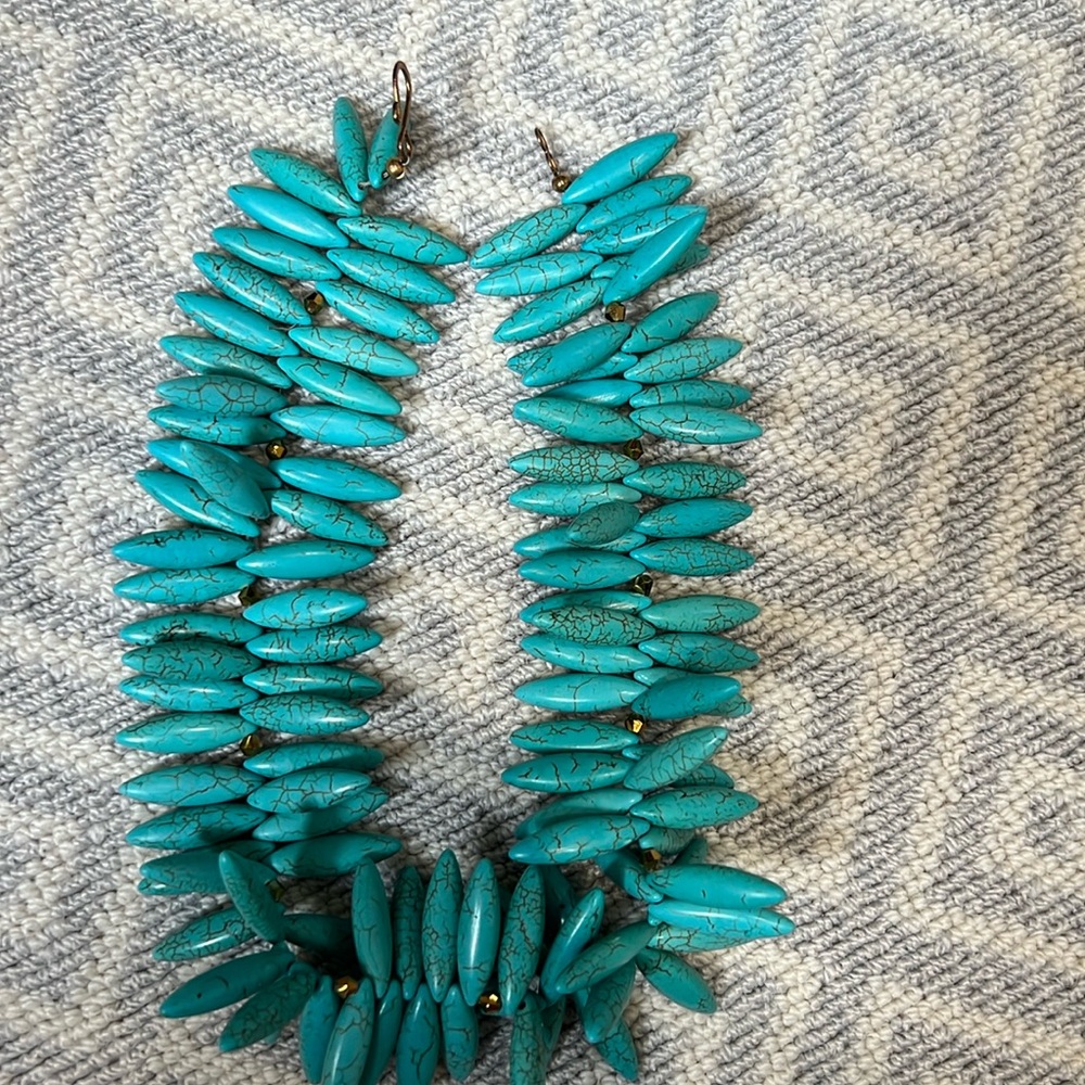 Turquoise collar necklace